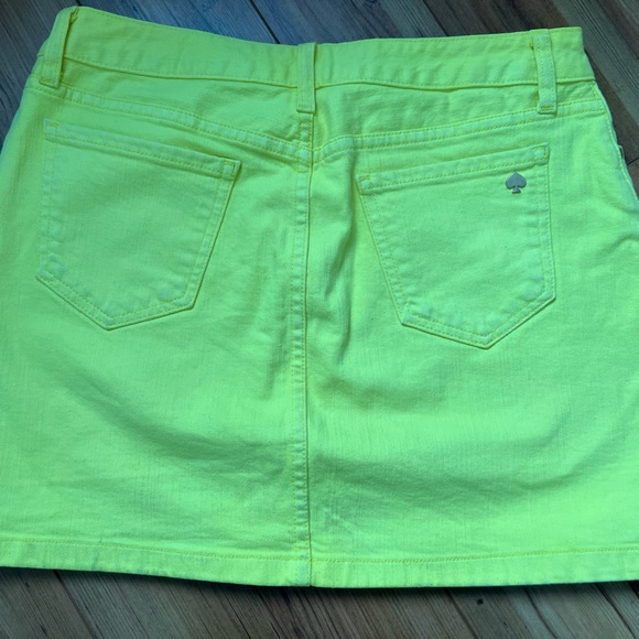Kate Spade mini skirt - Picture 3 of 3
